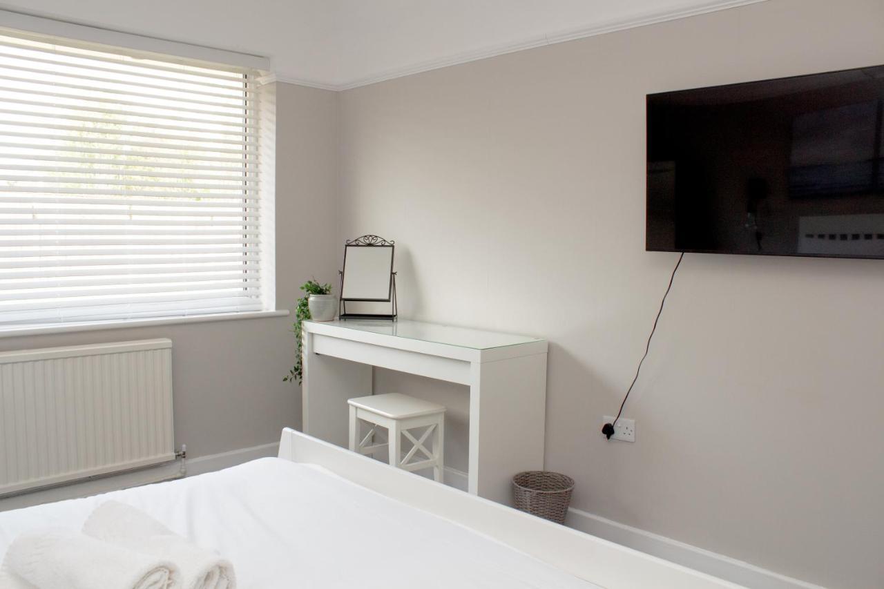 Cosy 3Bed Bungalow In West Kirby, Free Parking Frankby Exterior photo